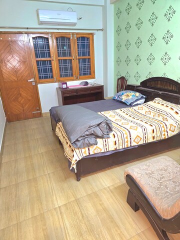 Bedroom in 2 BHK Builder Floor at Sahastradhara Road – for Rent