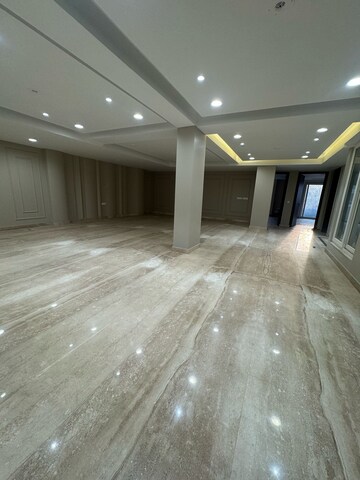 Room in 4 BHK Builder Floor at SS Southend Floors, South City 2 – for Sale