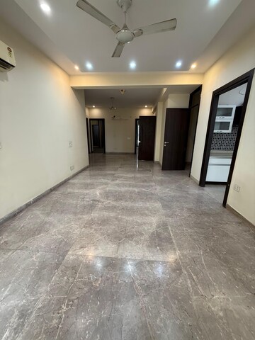 Room in 3.5 BHK Builder Floor at Sushant Lok 2, Sector 57 – for Rent