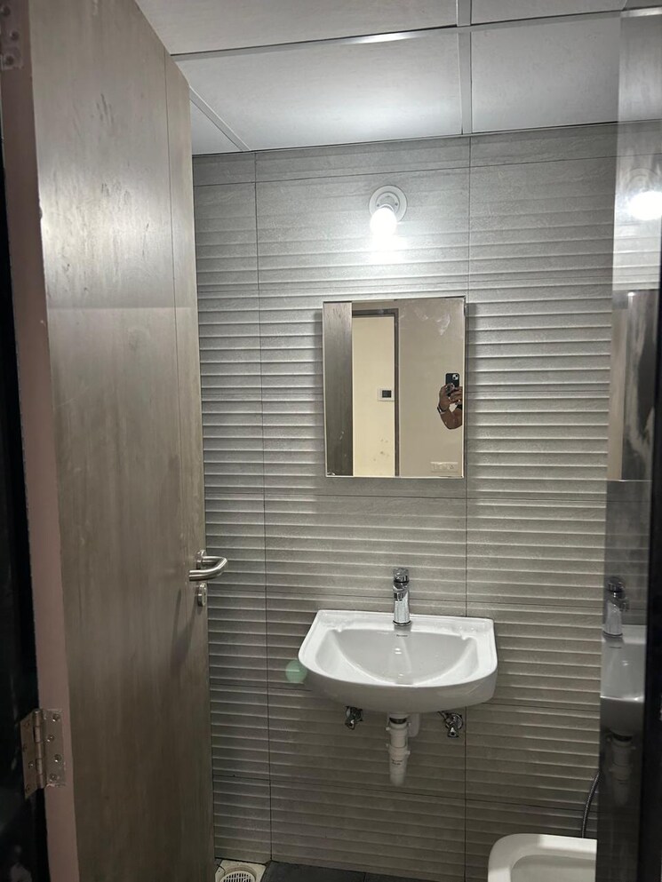 Bathroom, paranjape-trident-towers 1 Bedroom 455 Sq.Ft. Apartment In Wakad Pune 8774858