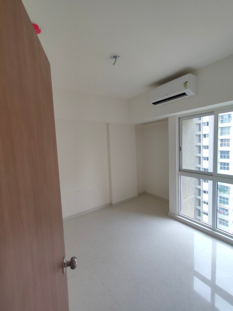 Room, lodha-crown-quality-homes 1 Bedroom 317 Sq.Ft. Apartment In Majiwada Thane 8774984