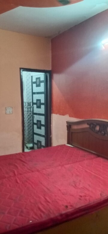 Room in 2 BHK Builder Floor at Laxmi Nagar – for Rent