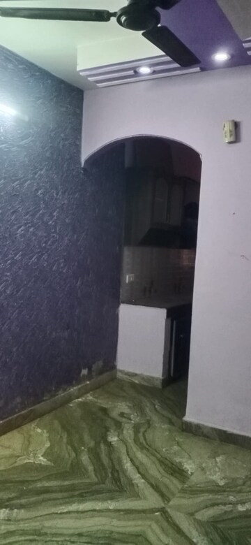 Furnished Amenities in 2 BHK Builder Floor at Laxmi Nagar – for Rent