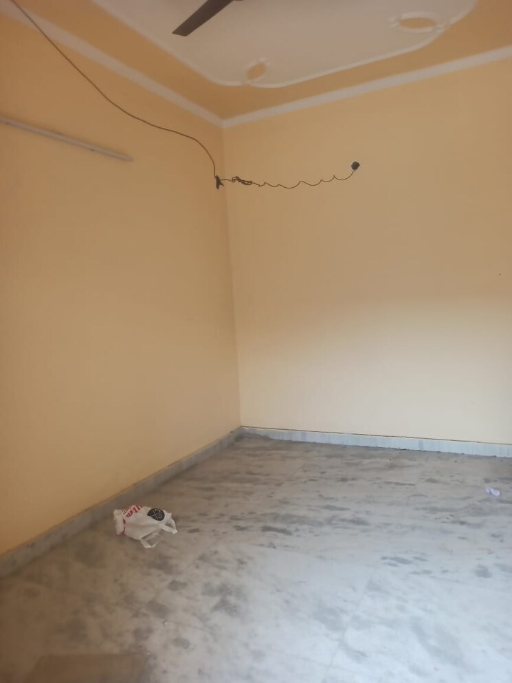 Room, sector 46 2.5 Bedroom 1350 Sq.Ft. Builder Floor In Sector 46 Faridabad 8775010
