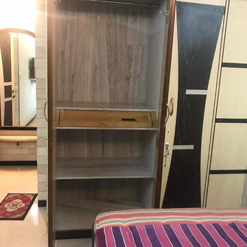 Furnished Amenities in 2 BHK Apartment at Arihant Tower, Parmanand Wadi – for Rent