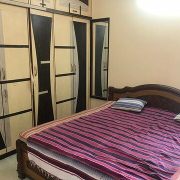 Bedroom in 2 BHK Apartment at Arihant Tower, Parmanand Wadi – for Rent