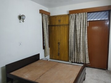 Room in 3 BHK Apartment at Sector 21c – for Rent