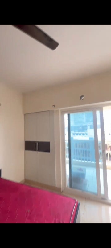 Room in 2 BHK Apartment at Gaur City 7th Avenue, Sector 4 Greater Noida – for Rent