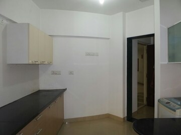 Room in 2 BHK Apartment at Lilium Lantana, Chandivali – for Rent