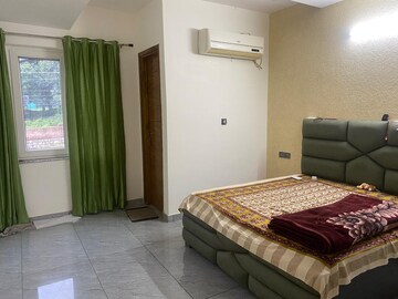 Bedroom in 3 BHK Builder Floor at Sahastradhara Road – for Rent