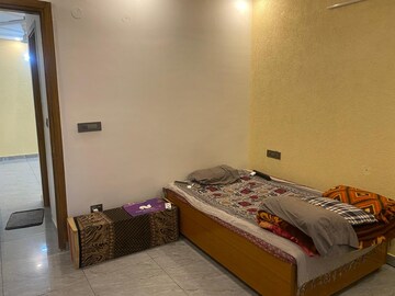 Bedroom in 3 BHK Builder Floor at Sahastradhara Road – for Rent