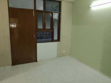 Room in 2 BHK Apartment at Sector 46 – for Rent
