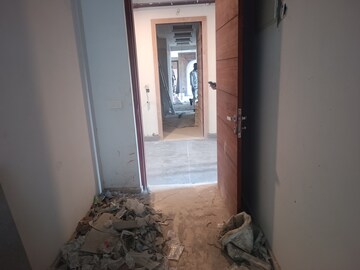 Room in 3 BHK Apartment at 3C Lotus Boulevard, Sector 100 – for Sale