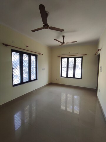Room in 3 BHK Builder Floor at Sahastradhara Road – for Rent