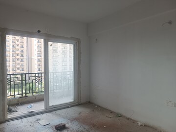 Room in 3.5 BHK Apartment at 3C Lotus Boulevard, Sector 100 – for Sale