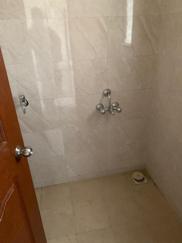 Bathroom, paranjape-schemes-yuthika 2 Bedroom 1003 Sq.Ft. Apartment In Baner Pune 8775084