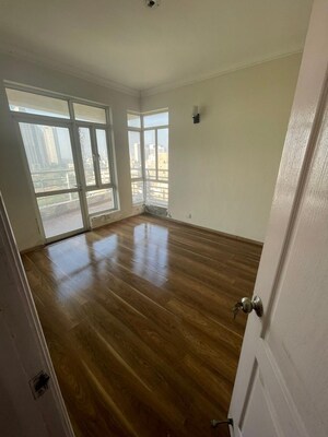 2 BHK Apartment For Sale in Raheja Vedaanta, Sector 108