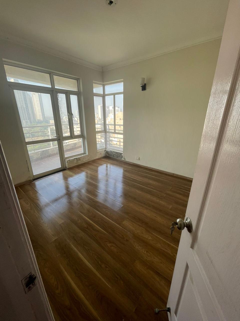 2 BHK + Study Room Apartment For Sale in Raheja Vedaanta