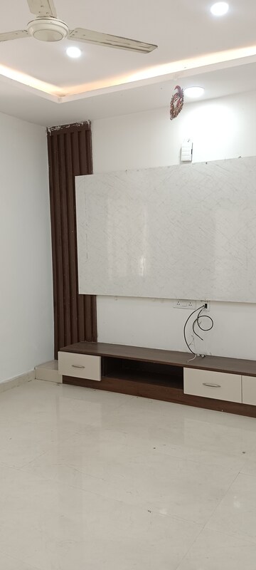 Furnished Amenities in 1 BHK Apartment at Kondapur – for Rent