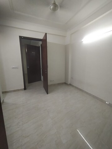 Room in 2 BHK Builder Floor at Maidan Garhi – for Rent