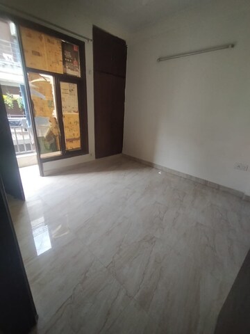 Room in 2 BHK Builder Floor at Maidan Garhi – for Rent