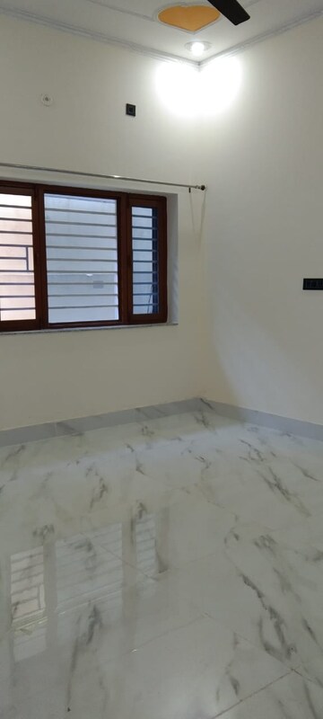 Room in 3 BHK Independent House at Sahastradhara Road – for Rent