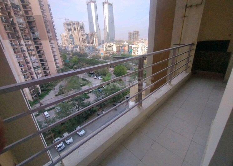 Balcony, paras-tierea 2 Bedroom 1070 Sq.Ft. Apartment In Sector 137 Noida 8775128