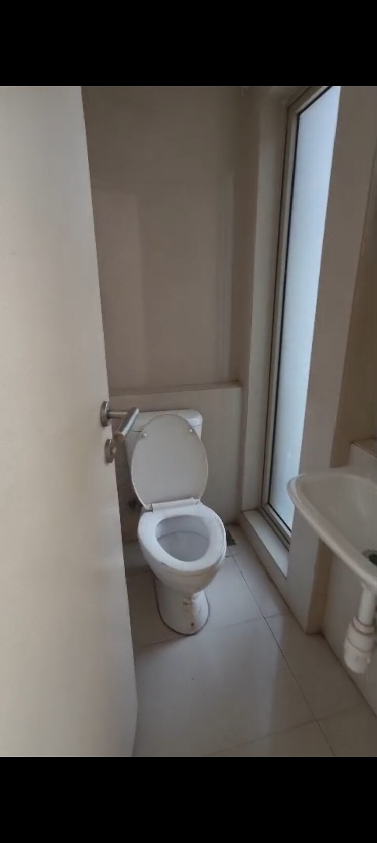 Bathroom, hiranandani-estate-solitaire-c 1 Bedroom 400 Sq.Ft. Apartment In Ghodbunder Road Thane 8775145