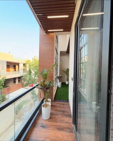 Balcony in 3 BHK Builder Floor at Sector 35 – for Rent