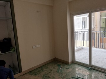 Room in 2 BHK Apartment at Amrapali Terrace Homes, Tech Zone 4 Greater Noida – for Rent