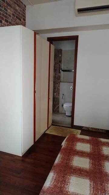 Room in 3 BHK Apartment at Omkar Alta Monte, Malad East – for Rent