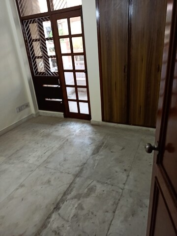 Room in 3 BHK Builder Floor at Malviya Nagar – for Rent