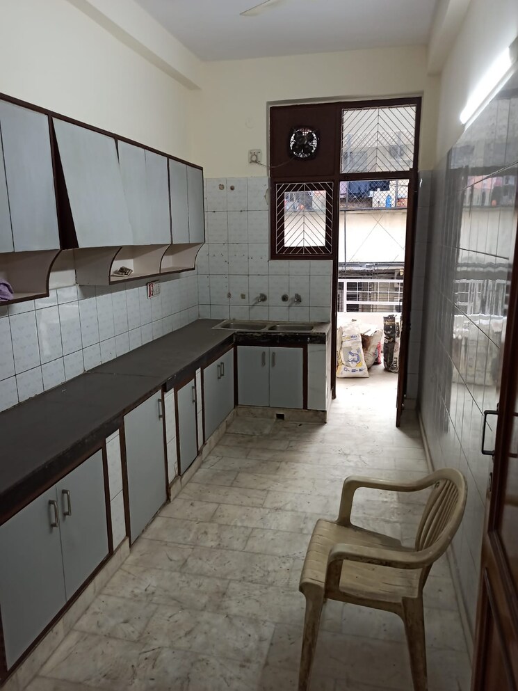 Kitchen, malviya nagar 3 Bedroom 1800 Sq.Ft. Builder Floor In Malviya Nagar Delhi 8775178