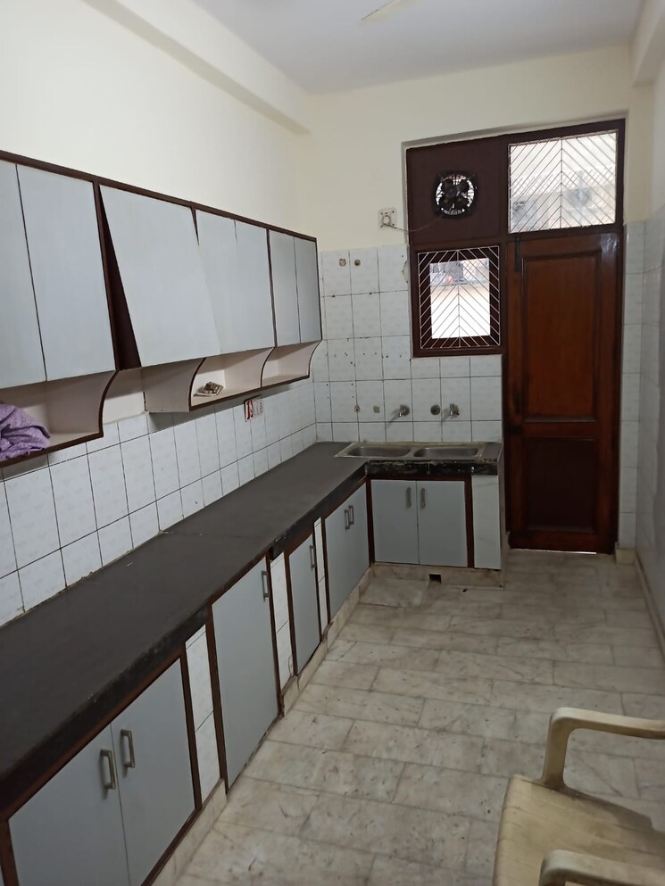 Kitchen, malviya nagar 3 Bedroom 1800 Sq.Ft. Builder Floor In Malviya Nagar Delhi 8775178