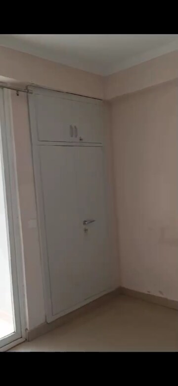 Furnished Amenities in 3 BHK Apartment at SKA Divya Towers, Sector 16 Greater Noida – for Rent