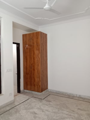Room in 3 BHK Builder Floor at Green Fields Colony – for Sale
