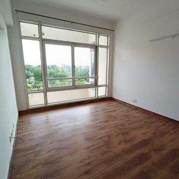Room in 3 BHK Apartment at Jaypee Green Pavillion Heights, Sector 128 – for Rent