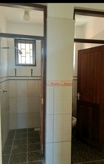 Bathroom in 2 BHK Apartment at Mulund West – for Rent