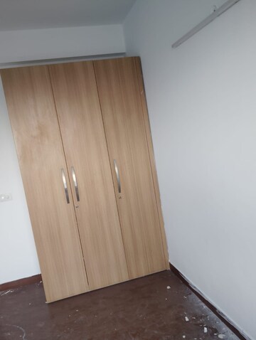 Furnished Amenities in 3 BHK Apartment at Mapsko Mount Ville, Sector 79 – for Rent