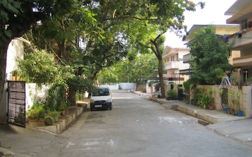 Plot For Sale in RWA Apartments Sector 52, Sector 52
