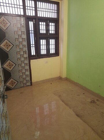 Room in 2 BHK Builder Floor at Mayur Vihar Phase 1 – for Rent