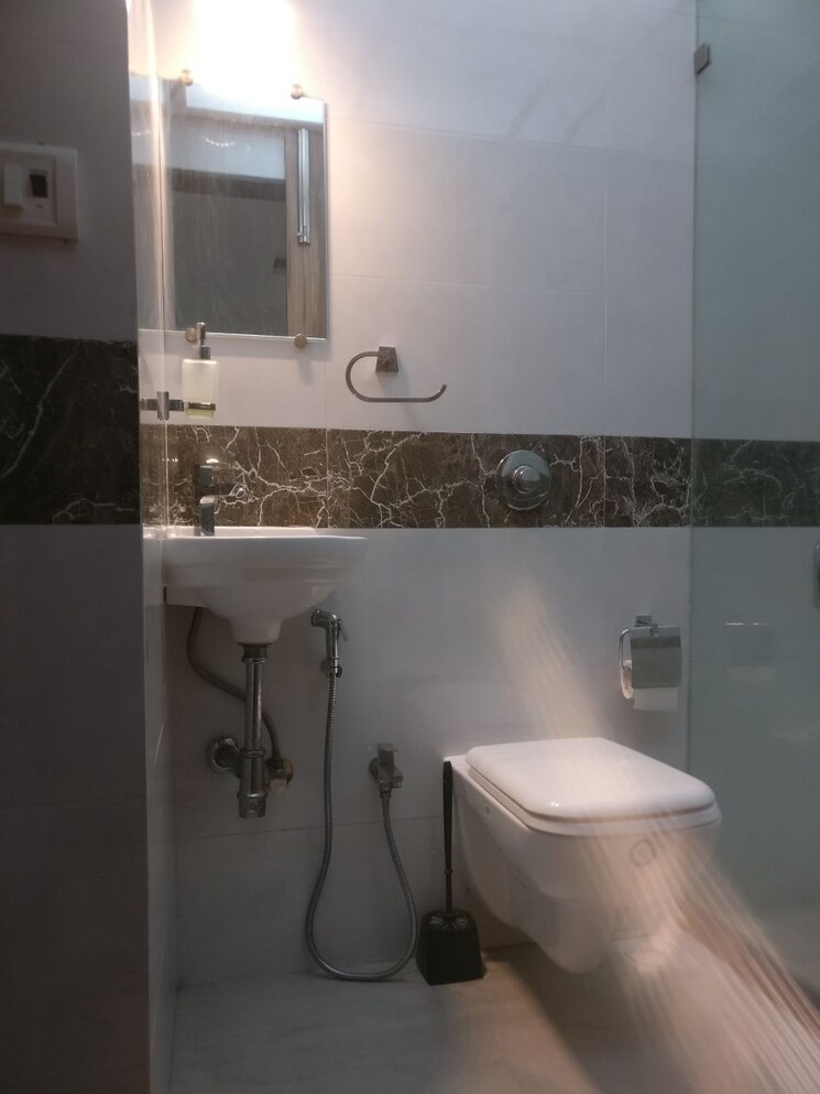 Bathroom, silver-palace-pali-hill 2 Bedroom 1200 Sq.Ft. Apartment In Pali Hill Mumbai 8775604