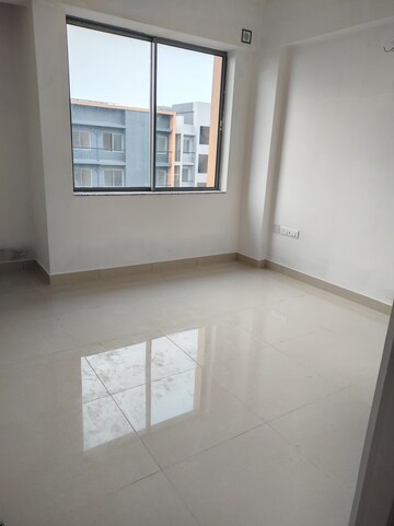 Room in 3 BHK Apartment at Godrej Seven, Joka – for Rent
