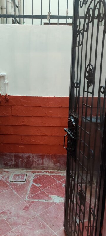 Staircase in 2 BHK Villa at Omaxe Designer Villas Mayfield Garden, Sector 51 – for Rent