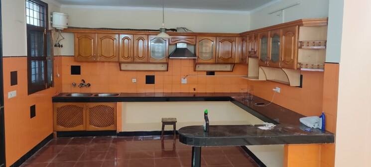 Kitchen, omaxe-designer-villas-mayfield-garden 2 Bedroom 2100 Sq.Ft. Villa In Sector 51 Gurgaon 8775292