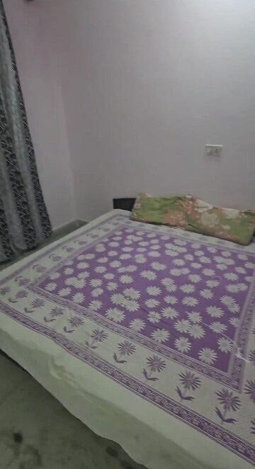 Bedroom in 2 BHK Builder Floor at Sector 45 – for Rent