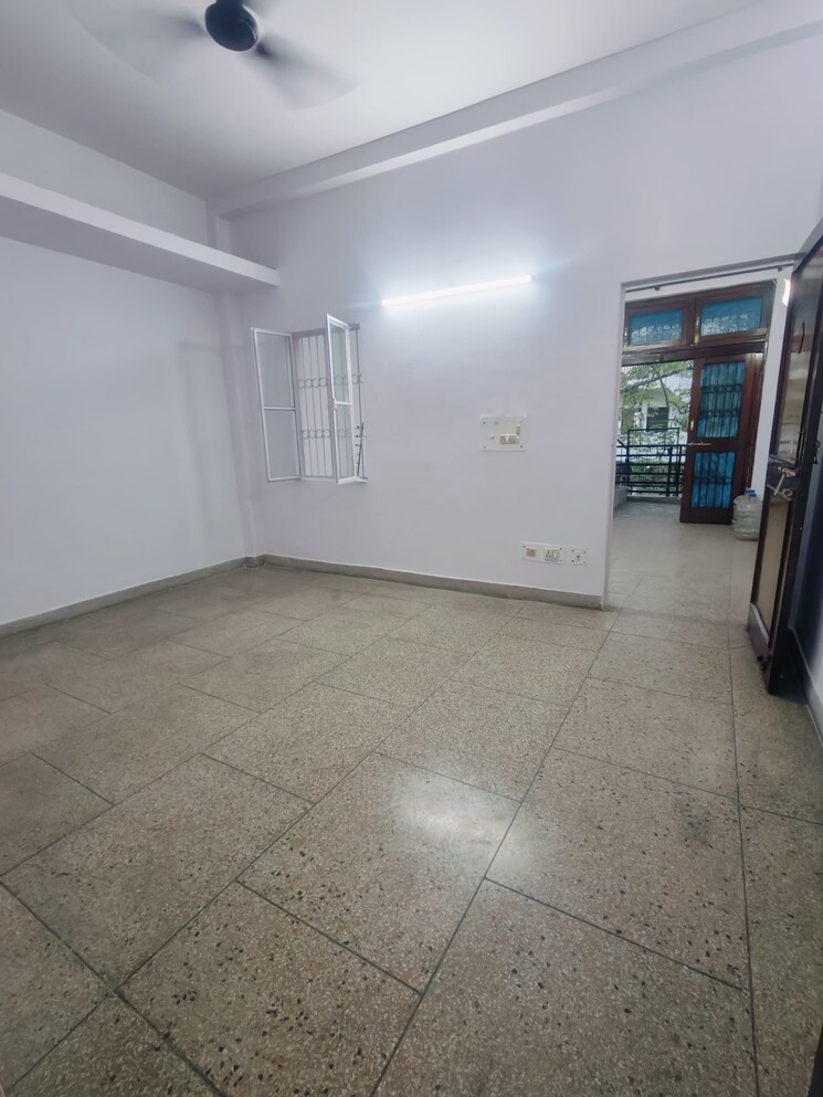 Room, malviya nagar 1 Bedroom 100 Sq.Yd. Builder Floor In Malviya Nagar Delhi 8775290