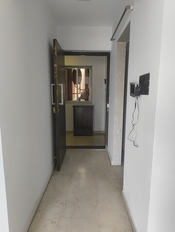 Room in 2 BHK Apartment at Rite Skyluxe, Chembur – for Rent