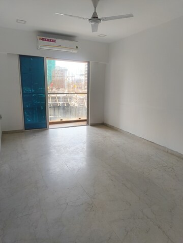 Room in 2 BHK Apartment at Rite Skyluxe, Chembur – for Rent