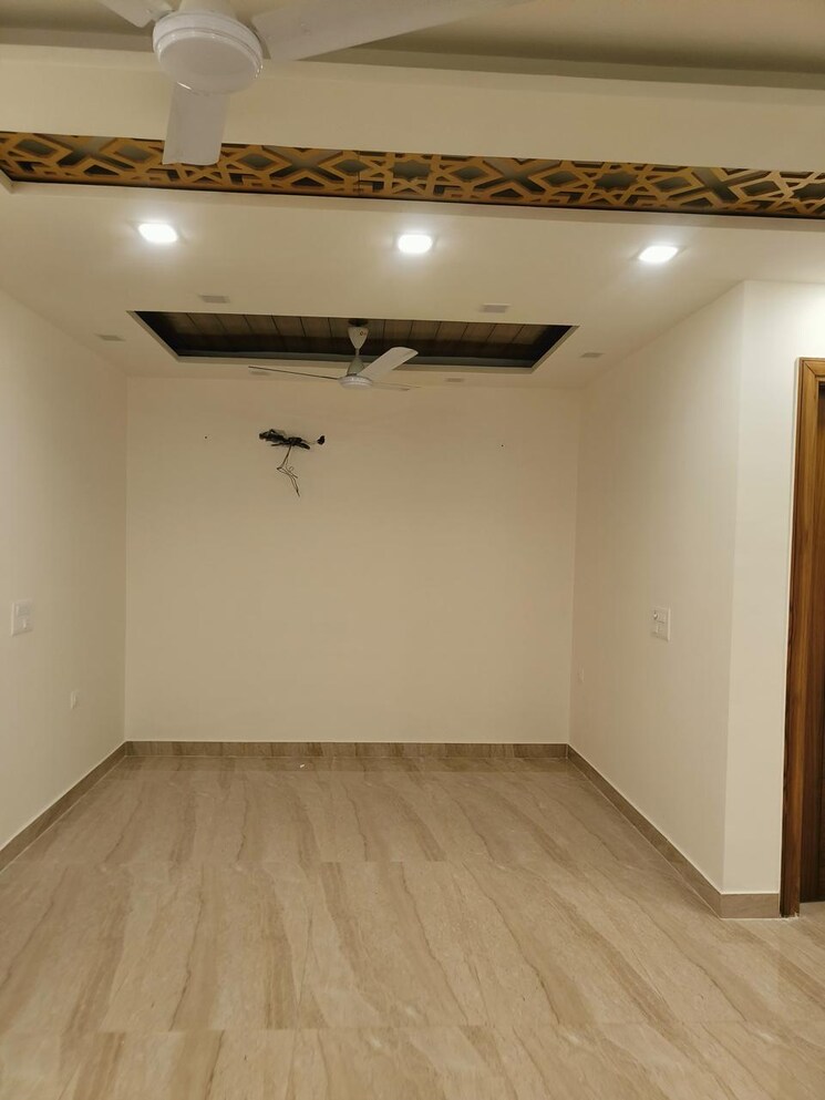 Room, bptp-parkland-pride 3 Bedroom 250 Sq.Yd. Builder Floor In Sector 77 Faridabad 8775324